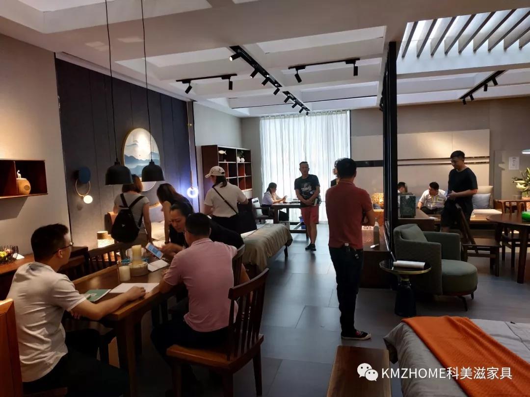 新彩网名家具展情况